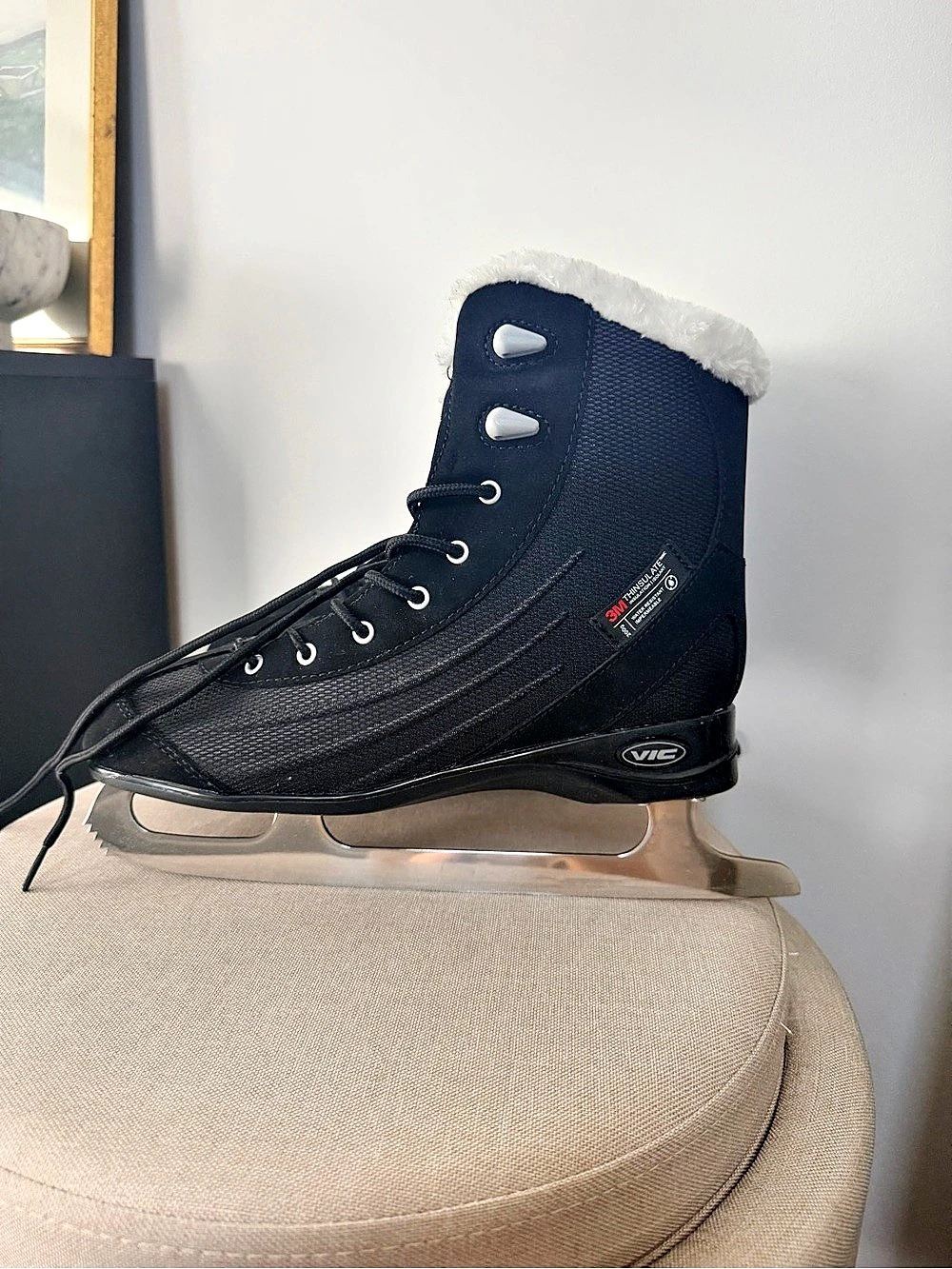 VIC Sno Leopard Women’s Recreational Ice Skates – Size 8 – Brand New